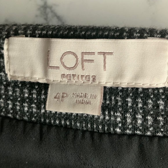 Loft Grey White Plaid Knit Faux Wrap Short Skirt SZ 4P - Picture 6 of 10